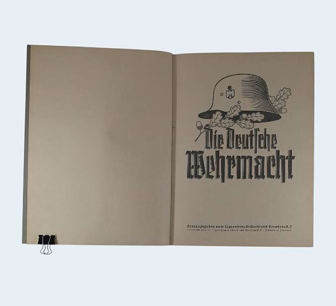 Eine Seite des Sammelalbums "Die deutsche Wehrmacht"